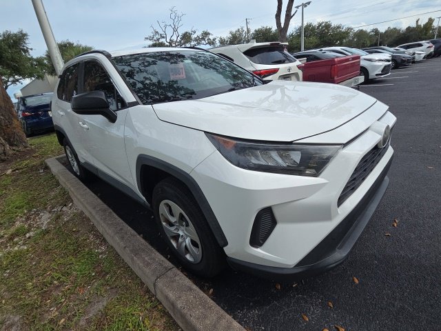 Used 2019 Toyota RAV4 LE FWD image 3