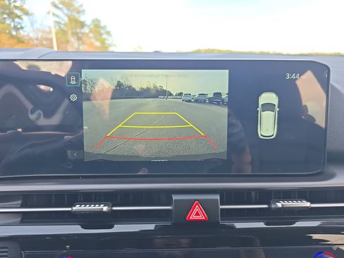 Used 2026 Kia Sportage EX w/ EX Panoramic Sunroof Package image 21