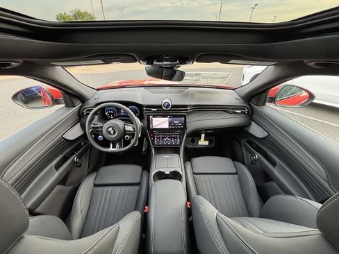 New 2026 Maserati Grecale Modena AWD/4WD image 2