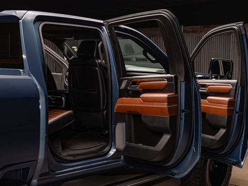 Used 2024 GMC Sierra 2500 Denali Ultimate w/ Max Trailering Package image 34