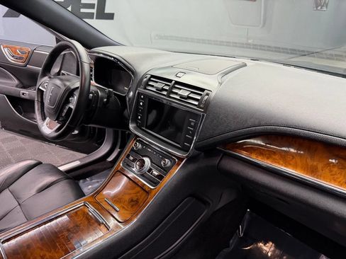 Used 2017 Lincoln Continental Select AWD/4WD image 49