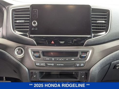 Used 2025 Honda Ridgeline TrailSport image 31