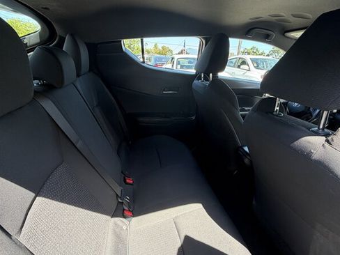 Used 2018 Toyota C-HR XLE FWD image 6