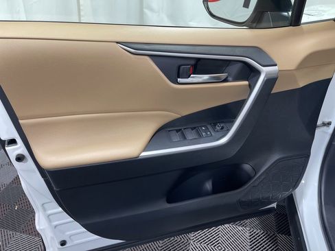 Used 2023 Toyota RAV4 XLE w/ Convenience Package image 18