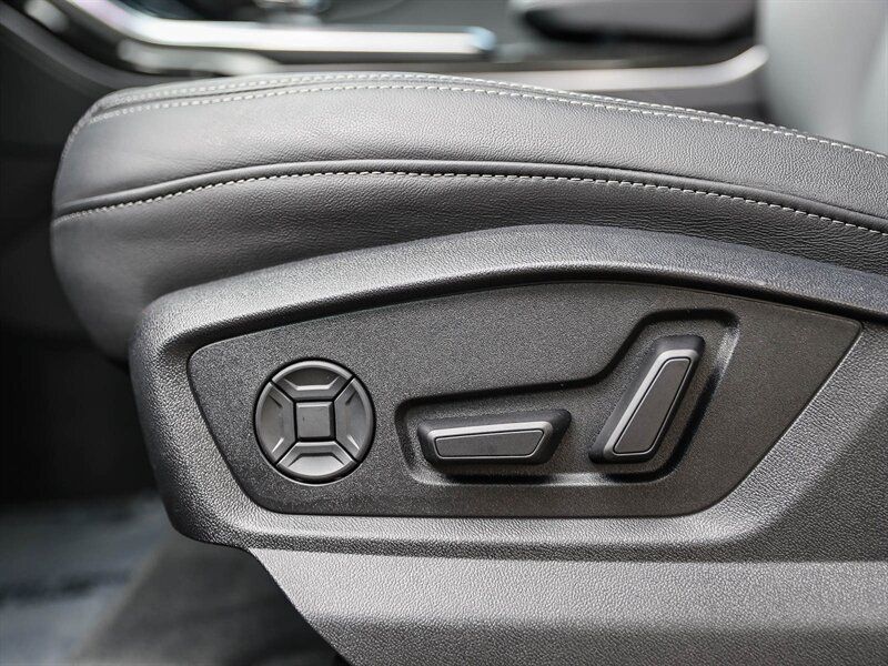 Used 2025 Audi Q8 Premium Plus AWD/4WD image 30