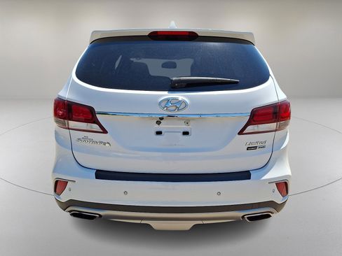 Used 2017 Hyundai Santa Fe Limited AWD/4WD image 9