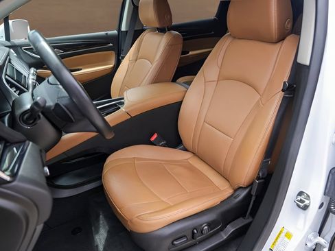 Used 2019 Buick Enclave Essence FWD image 7