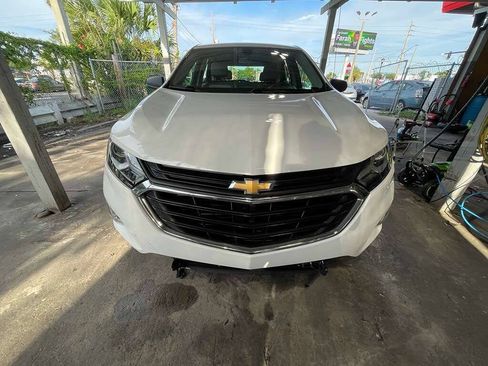 Used 2018 Chevrolet Equinox LS FWD image 1