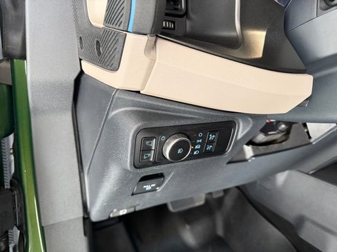 Used 2023 Ford Bronco Wildtrak image 17