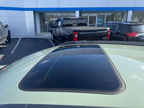 Used 2024 Chevrolet Trax ACTIV w/ Sunroof Package image 6