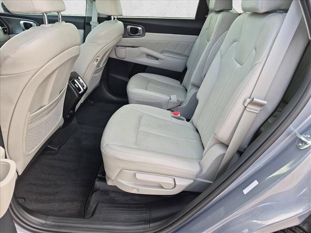 Used 2023 Kia Sorento SX AWD/4WD image 21