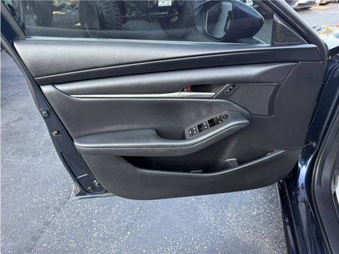 Used 2021 MAZDA MAZDA3 s image 15