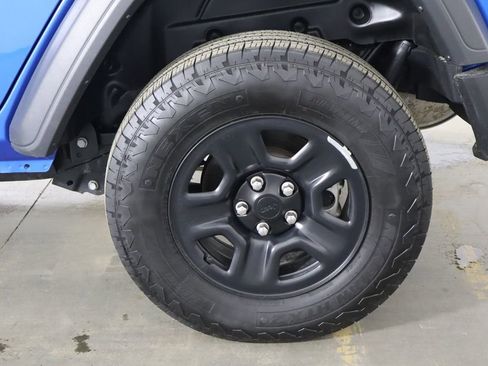 Used 2025 Jeep Wrangler Sport image 44