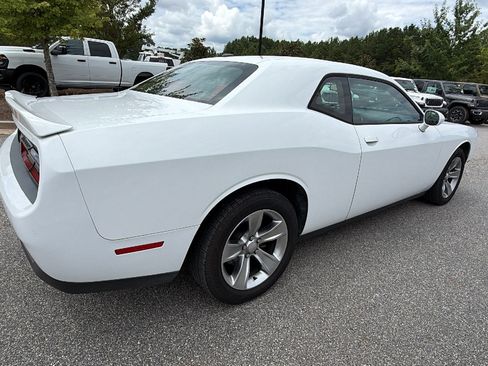 Used 2020 Dodge Challenger SXT RWD image 8