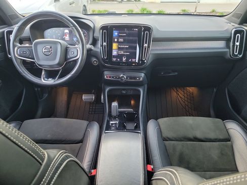 Used 2019 Volvo XC40 T5 R-Design image 19