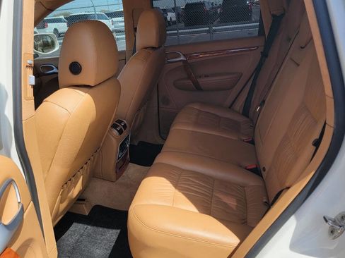 Used 2008 Porsche Cayenne Turbo image 29