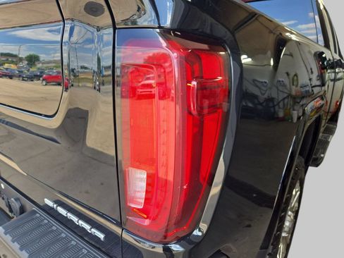 Used 2022 GMC Sierra 3500 Denali w/ Denali Ultimate Package AWD/4WD image 39