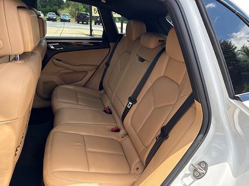 Used 2018 Porsche Macan S image 13