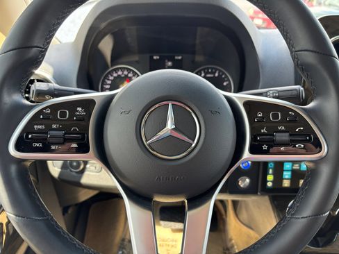 Used 2020 Mercedes-Benz Sprinter 2500 w/ Windows All Around Package image 29