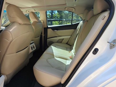 Used 2019 Toyota Camry XSE image 25