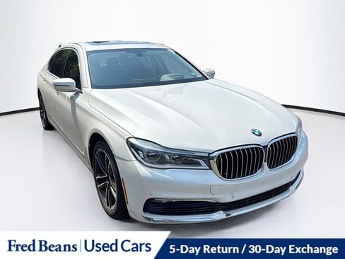 Used 2017 BMW 750i xDrive AWD/4WD image 1