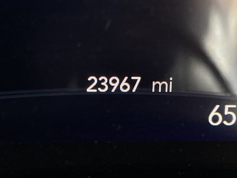 Used 2024 Chrysler Pacifica Limited image 14