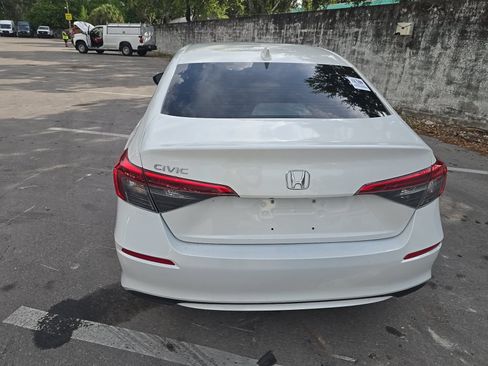 Used 2024 Honda Civic EX image 6