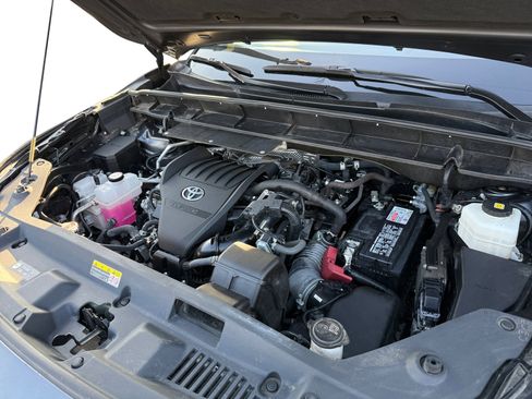 Used 2023 Toyota Highlander Limited image 15