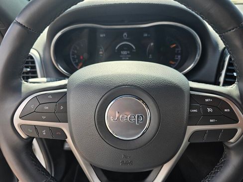 Certified 2022 Jeep Grand Cherokee Laredo E RWD image 27