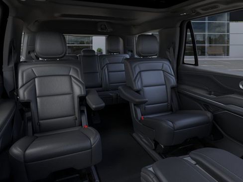 New 2026 Lincoln Navigator Reserve w/ Jet Appearance Package AWD/4WD image 11