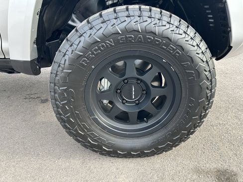 Used 2022 Toyota 4Runner TRD Off-Road image 8