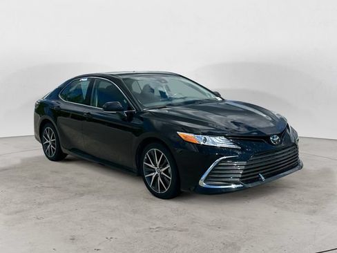Used 2024 Toyota Camry XLE w/ Navigation Package AWD/4WD image 7