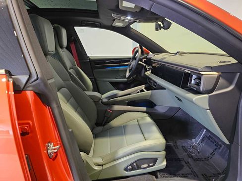 New 2025 Porsche Macan Electric image 12