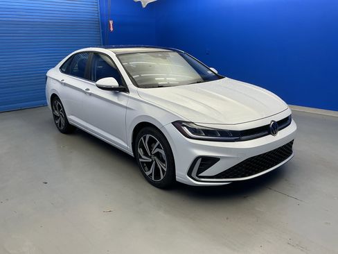 New 2026 Volkswagen Jetta SEL image 2