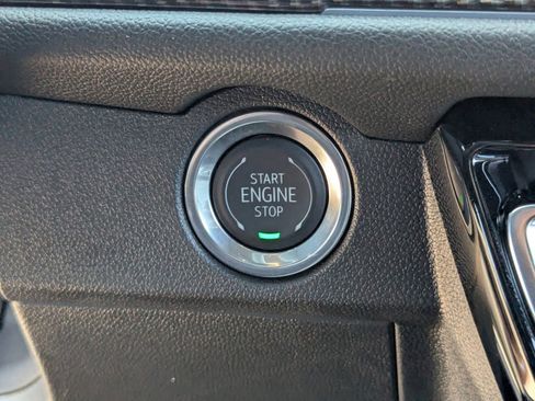 Used 2026 Chevrolet Traverse High Country image 33