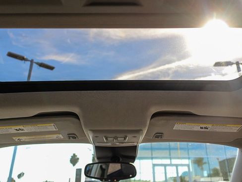 Used 2015 Chevrolet Trax LT w/ LT Sun and Sound Package image 17