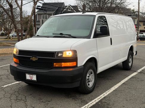 Used 2021 Chevrolet Express 2500 w/ Driver Convenience Package RWD image 4