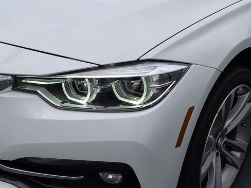 Used 2018 BMW 330i Sedan RWD image 6