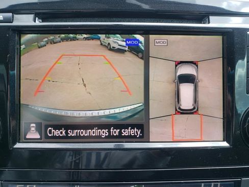 Used 2018 Nissan Rogue SV w/ Premium Package image 19