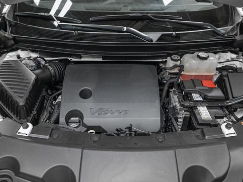 Used 2022 Chevrolet Traverse LT w/ LPO, Floor Liner Package image 11