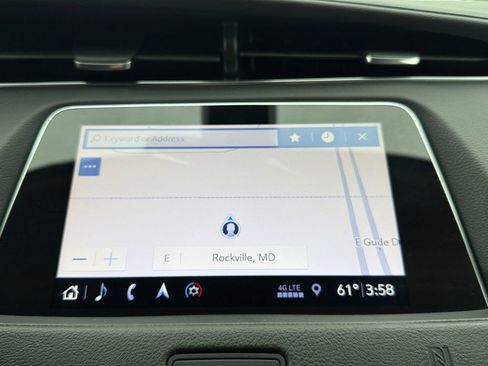 Used 2019 Cadillac XT4 Luxury w/ Cold Weather Package AWD/4WD image 16