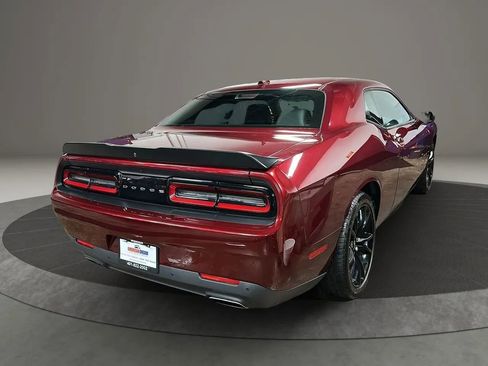 Used 2018 Dodge Challenger SXT Plus image 5