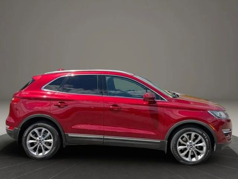 Used 2017 Lincoln MKC Select w/ Select Plus Package AWD/4WD image 2