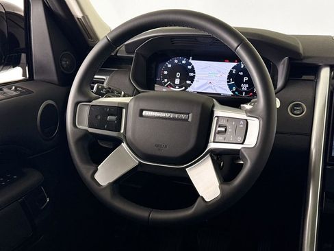 Used 2024 Land Rover Discovery S image 20
