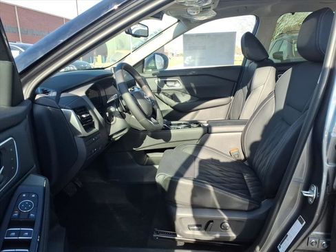 New 2026 Nissan Rogue Platinum image 25