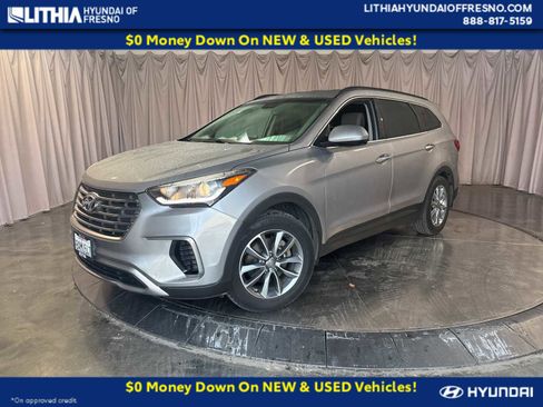 Used 2017 Hyundai Santa Fe SE image 1
