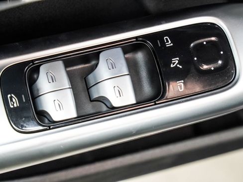 Used 2024 Mercedes-Benz C 300 Sedan image 40
