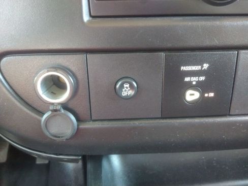 Used 2015 Chevrolet Express 2500 LS image 37