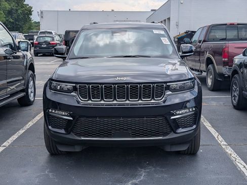Used 2024 Jeep Grand Cherokee Limited AWD/4WD image 5