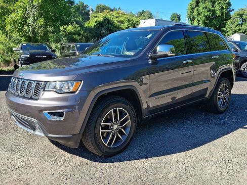 Used 2017 Jeep Grand Cherokee Limited AWD/4WD image 3